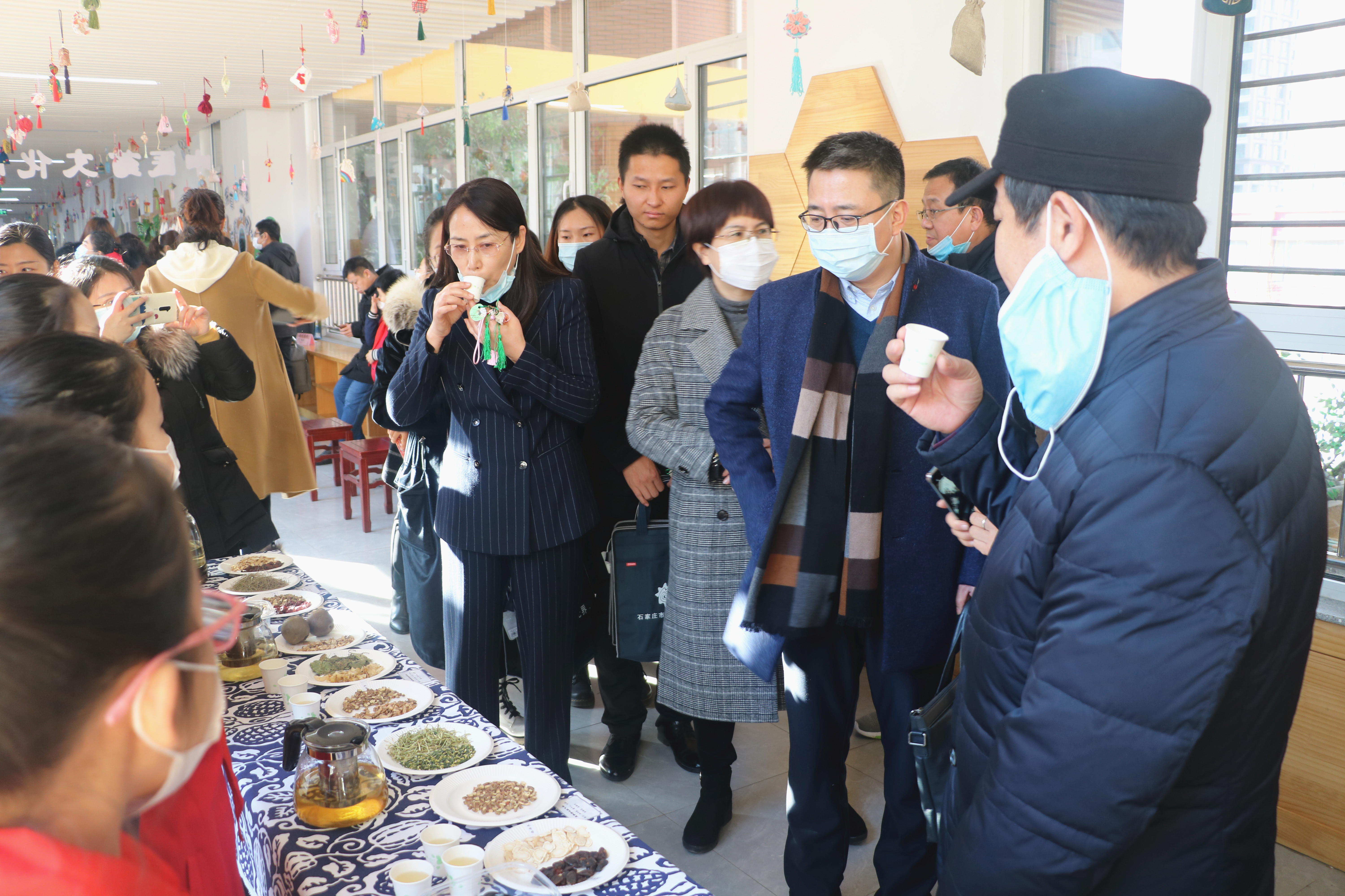 承中华优秀传统  习精妙中医文化——长安区举行“中医药进校园”授牌仪式暨集团化办学阶段性成果展示会：半岛官方下载地址(图3)