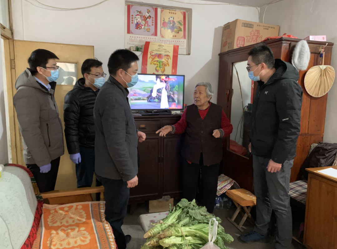 雷火电竞首页|阜康街道律师志愿者团队“抗疫”显担当(图2)